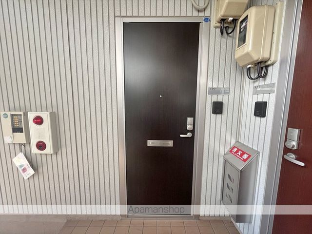 ルーヴル川崎の玄関写真