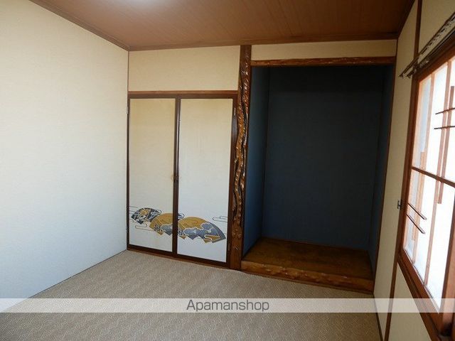 三笠市 2階建 築48年の内装写真