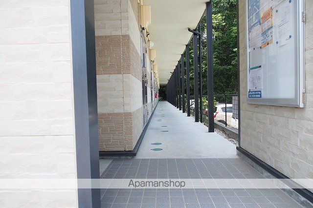 レオパレスタクミサワの玄関写真