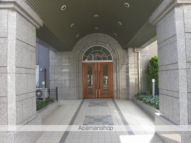 フローレンス永楽通りグランドアークの玄関写真