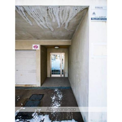 プレシャス12番館の玄関写真