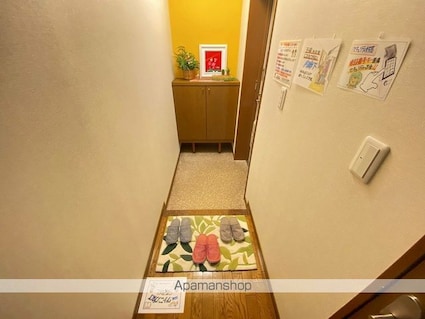 ロイヤル・シャトー一番館[3LDK/80.1m2]の玄関