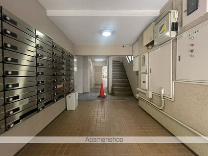 メゾン・ド・ロアイヤル[1R/13.78m2]のエントランス1