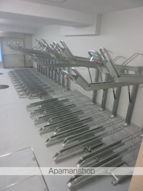 アスール両国[1R/25.46m2]の駐車場