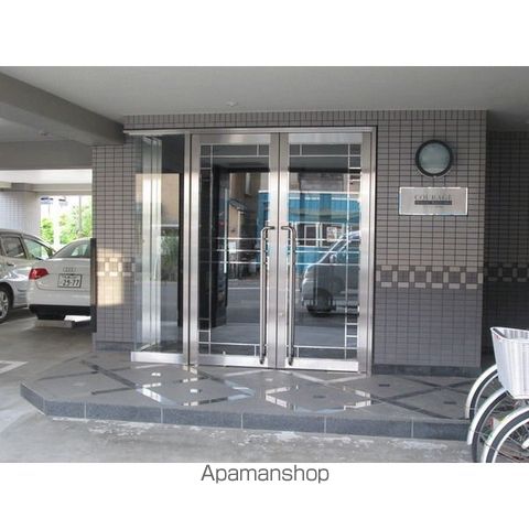 クラージュ南円山の玄関写真