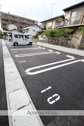 Ｄーｒｏｏｍ南福岡参番館[2LDK/57.53m2]の駐車場