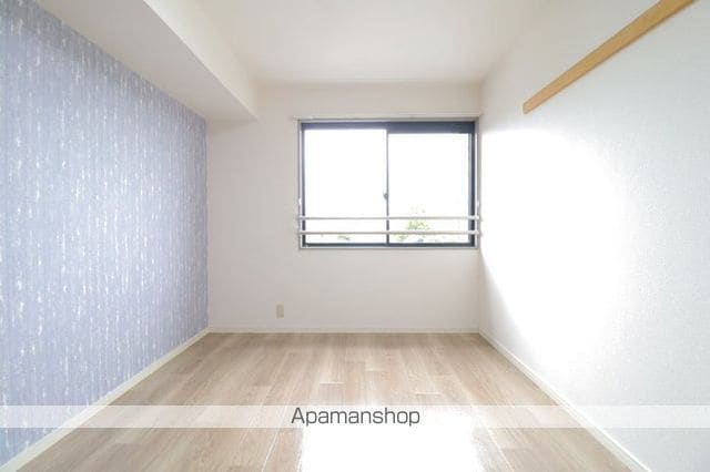 ピラタス Vの内装写真