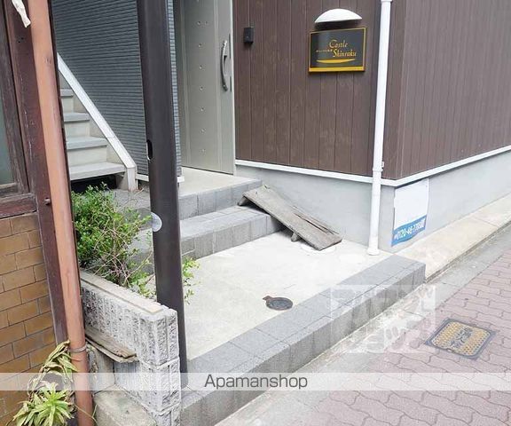CASTLE SHINRAKUの玄関写真