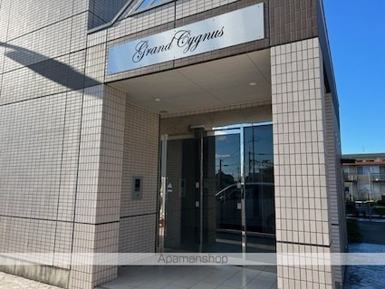 滋賀県近江八幡市白鳥町[1K/30.74m2]のエントランス