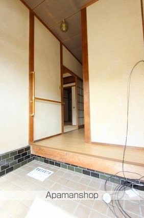 橋本牟礼町戸建[4DK/81.22m2]の玄関