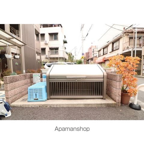 LA TELLE IIの外観写真
