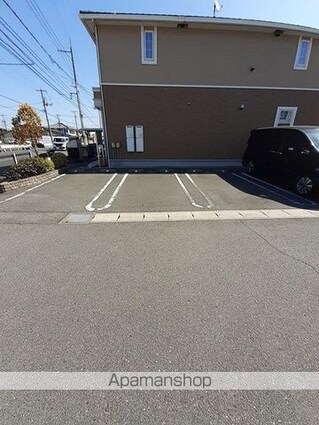 フォレストコート明神Ⅲ[1LDK/42.8m2]の駐車場