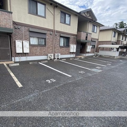 クラージュ　Ｂ棟[2DK/50.4m2]の駐車場2