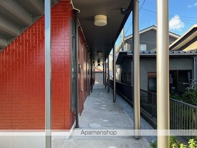 ダイヤモンドシーダー八番館の玄関写真