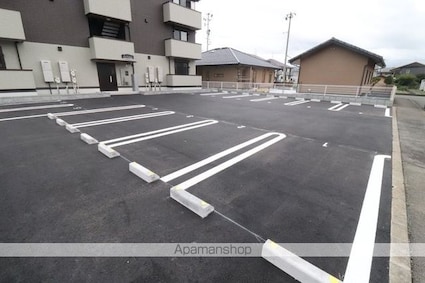 フォーチューン[1LDK/40.39m2]の駐車場