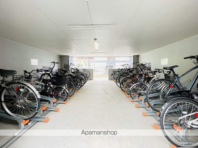 アステリ鶴舞エーナの玄関写真