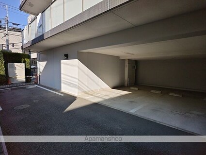 エスティメゾン新中野[1K/21.74m2]の駐車場