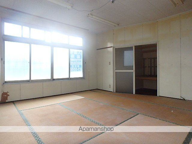 歌志内市 2階建 築61年の内装写真