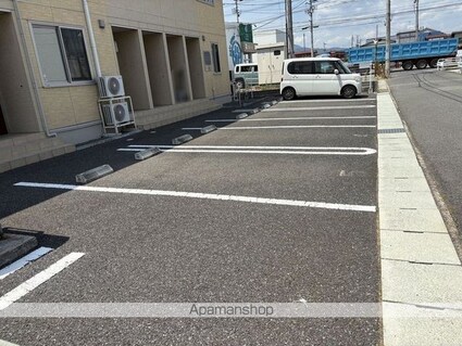 フォンテンブロー清住[1LDK/38.84m2]の駐車場