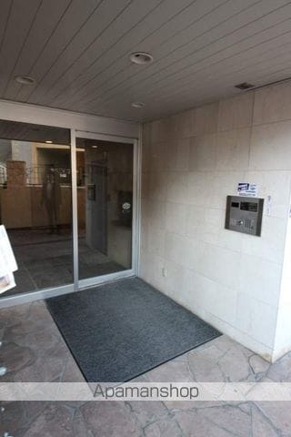 ユニバーサルコート柴原の玄関写真
