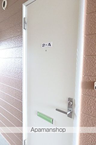 パステルグリーンの玄関写真