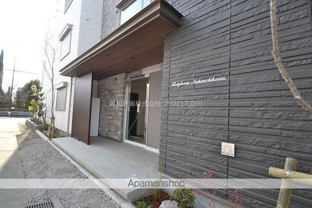リラフォレスト西立川の玄関写真
