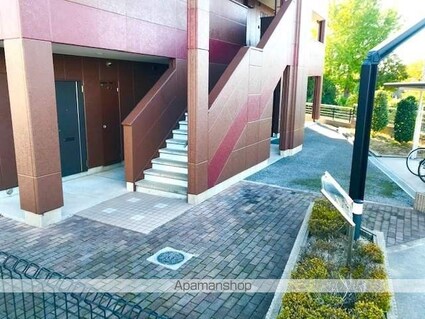 プレッソリーバ[1R/29.7m2]のエントランス