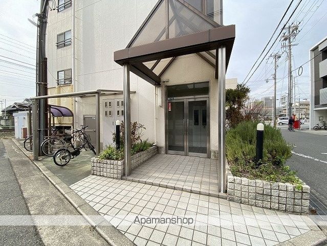 シャトレ21の玄関写真