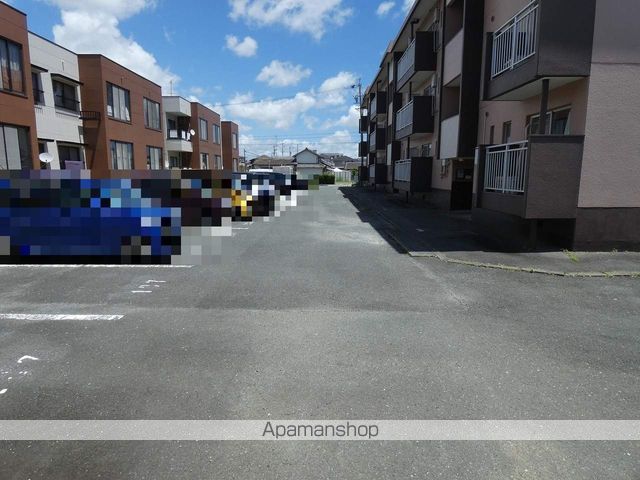 マンションブルースカイの外観写真