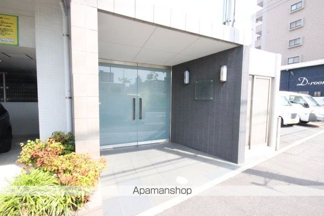 グラビスコート舟入中町の玄関写真