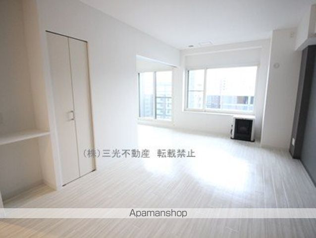 ラディア近代美術館前の内装写真