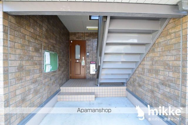 フルーア上林の玄関写真