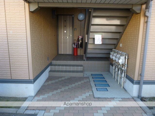 【府中市日新町のアパートの写真】