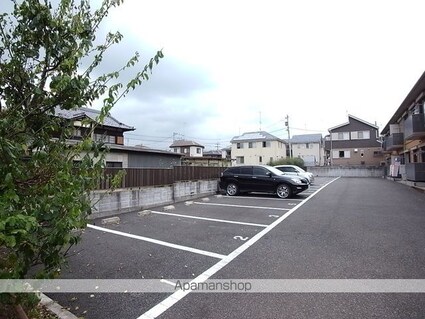 ロイヤルレジデンス[2DK/49.5m2]の駐車場