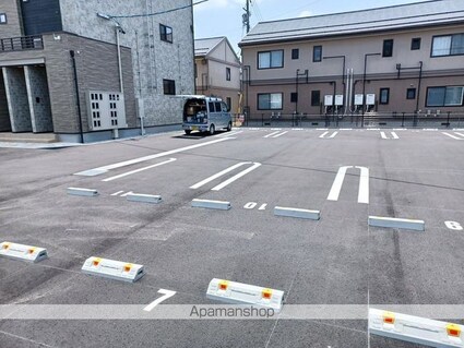 ボン　ボヤージュ[1LDK/42.2m2]の駐車場