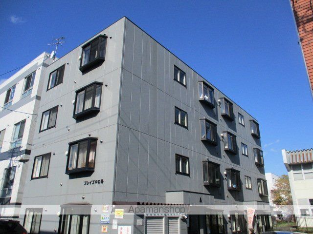 プレイズ中の島の外観写真