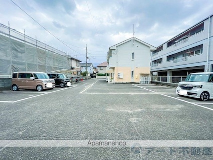 メゾン光峰Ａ棟[2DK/44.3m2]の駐車場1