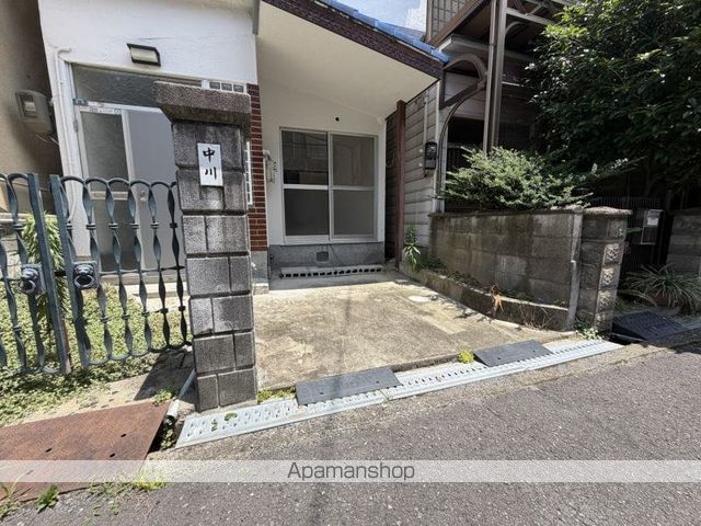 松原市 2階建 築53年の玄関写真