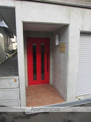 LEE SPACE 元町の玄関写真
