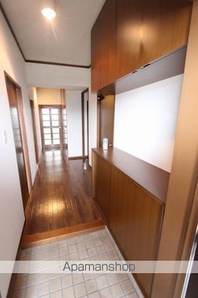 メゾンＡＫＩ[3LDK/71.27m2]の玄関