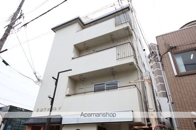 日光マンションの外観写真