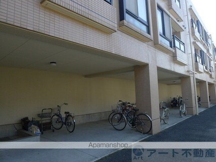 ネオハイツ南松山[1R/21.96m2]の駐車場