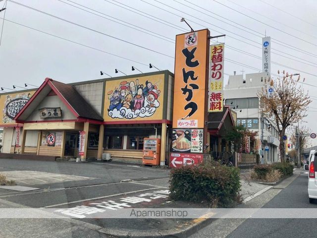 アンプルールフェールバレルコートの周辺写真