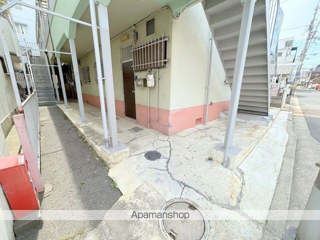 城間ハイツの玄関写真