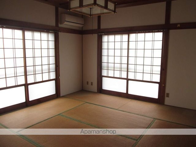 上柏町貸家1の内装写真