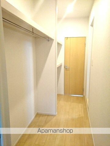フローラ大小路Aの内装写真