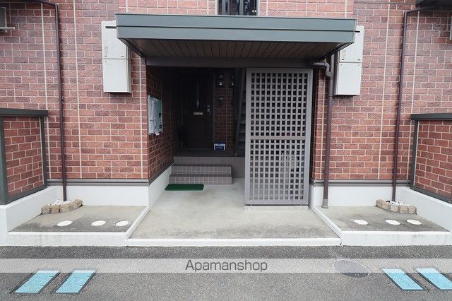 トアエーユ B棟の玄関写真