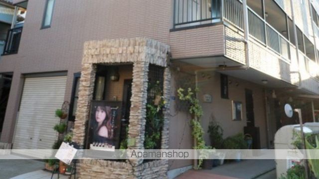 アンプルール フェール MANAの玄関写真