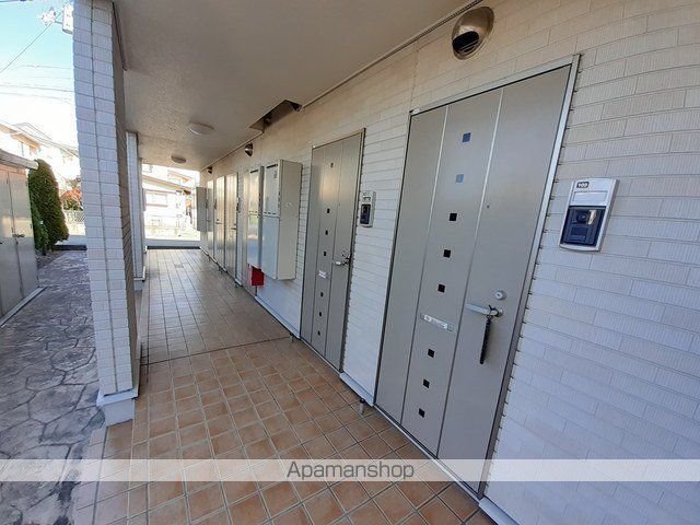 プラシードIIの玄関写真
