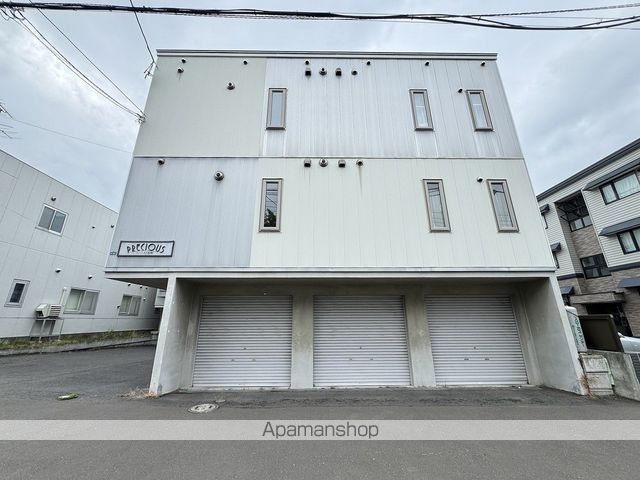 プレシャス12番館の外観写真